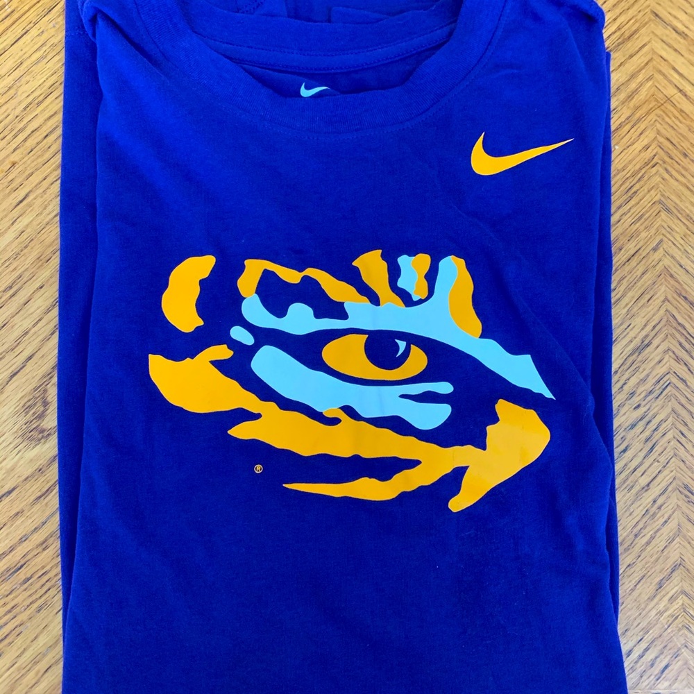 Men’s LSU shirt